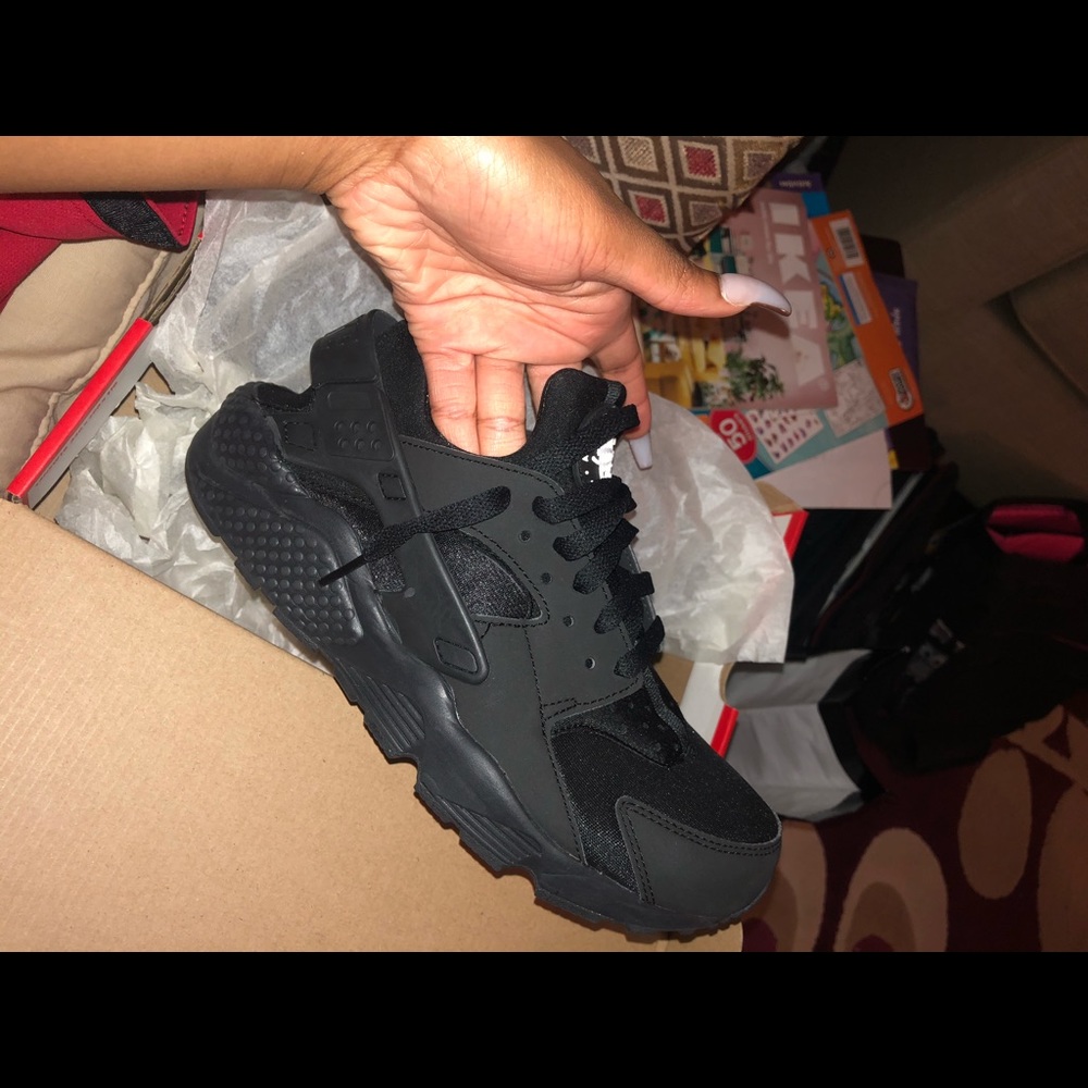 Black Nike Huraches